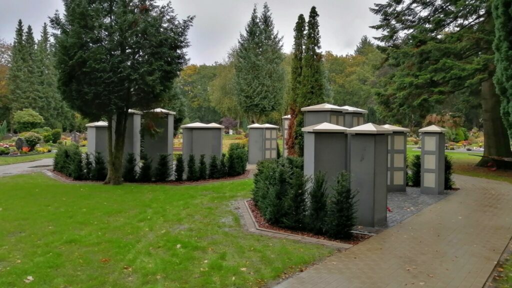 Einweihung Urnenstelen Neuer Friedhof